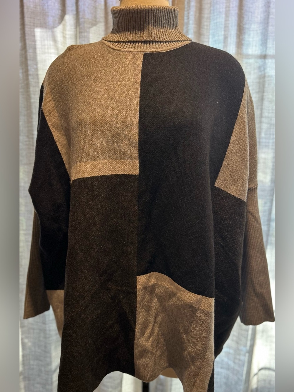 Oversized Colorblock Turtleneck Sweater in Black and Grey